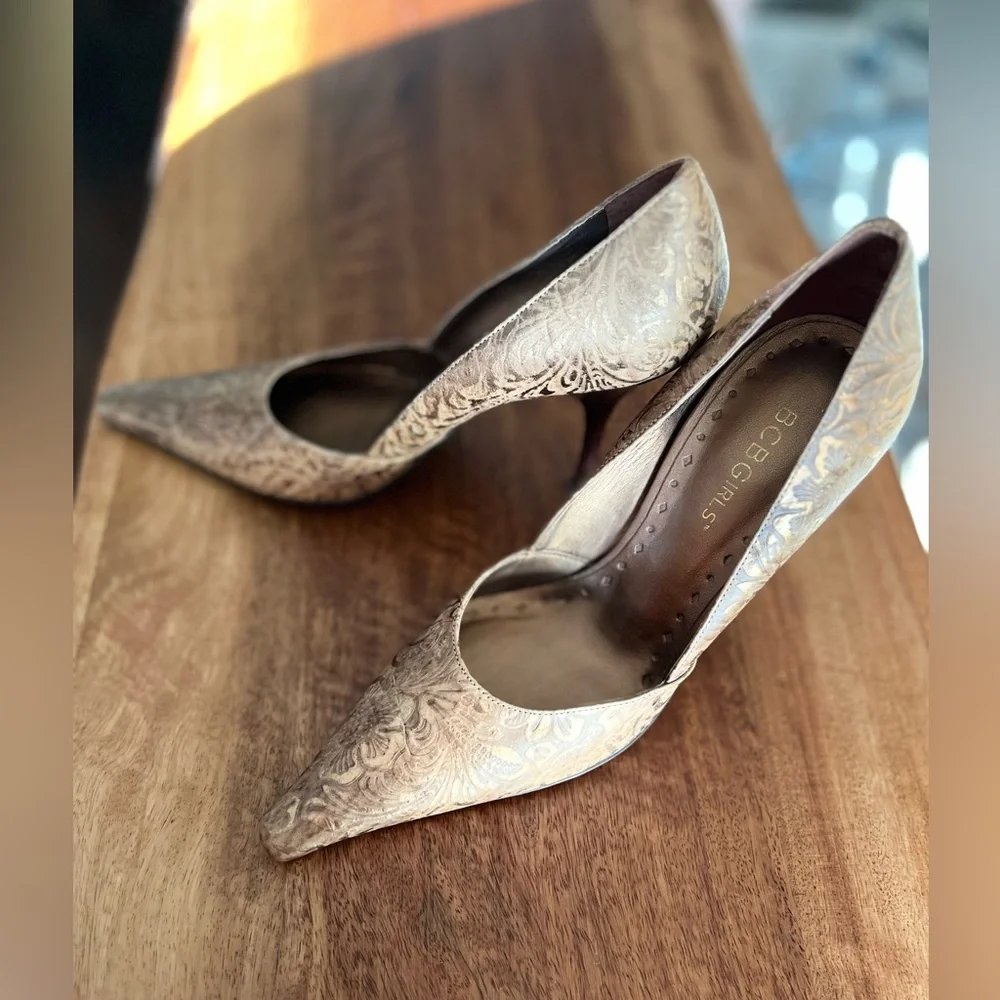 BCBGIRLS pointed toe high heels, like new